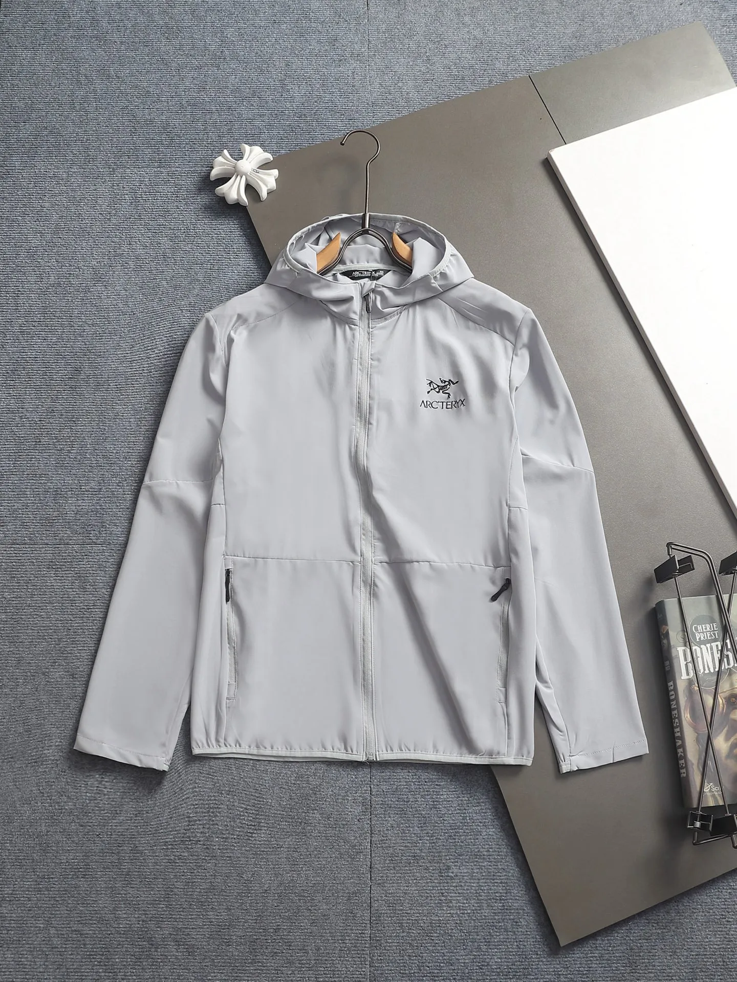 Arcteryx ARC'TERYX ， + ， ！ ✅ • Classic Black： ， ， • ： ， ， • ： ， ， • ： ， ， ✅ • ， • Breathable， ， • + ， • ： Logo ✅ Versatile 、 、leggings ！ 、 、 、 ， N ！ / / ！ ：Black White Blue Gray Size：XS S M L